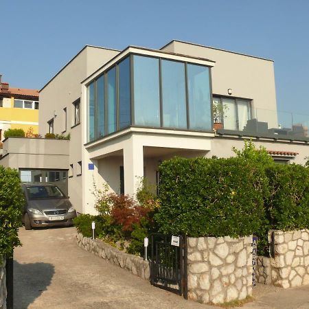Apartment Branimir Omišalj Eksteriør billede