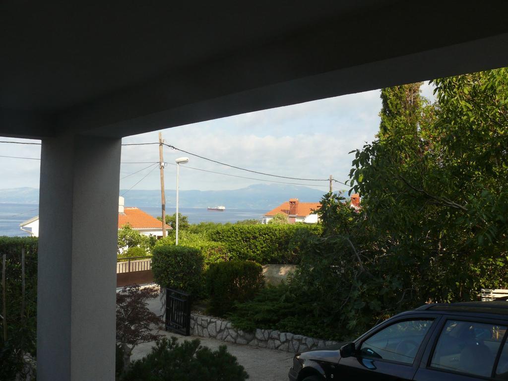 Apartment Branimir Omišalj Eksteriør billede