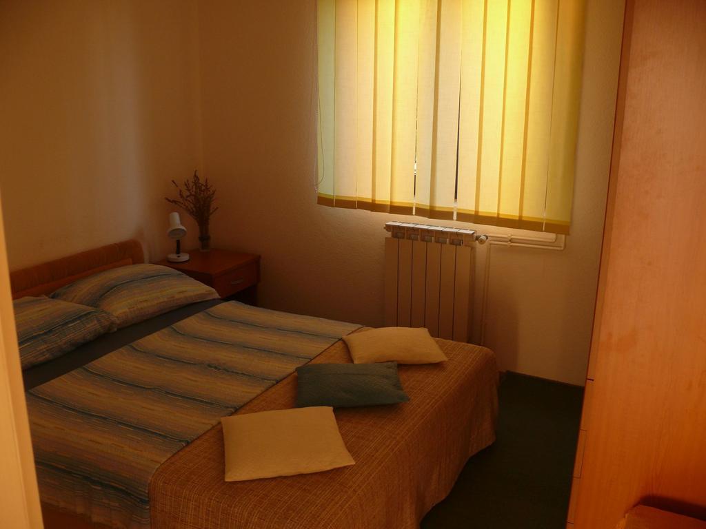 Apartment Branimir Omišalj Eksteriør billede