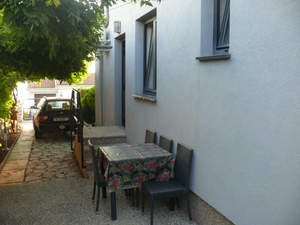 Apartment Branimir Omišalj Eksteriør billede